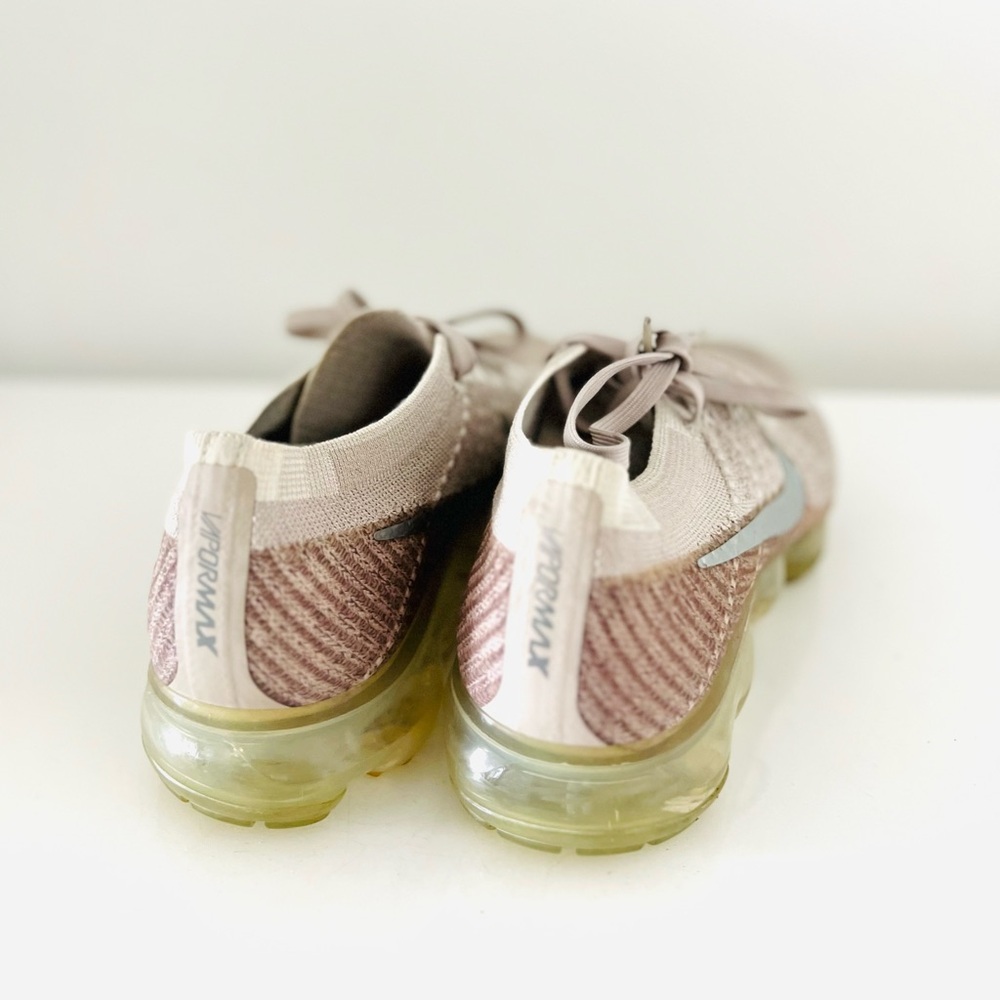 Nike Air Vapormax Flyknit sneakers - Picture 7 of 10